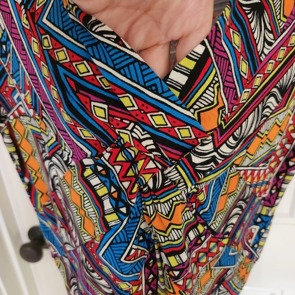 Colorful and cute Cable & Gauge top.  Excellent condition. Size Large - Picture 2 of 5